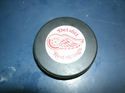 DETROIT RED WINGS ( official Playoff Puck )I WANT STANLEY  95 - 96 Hockey Puck