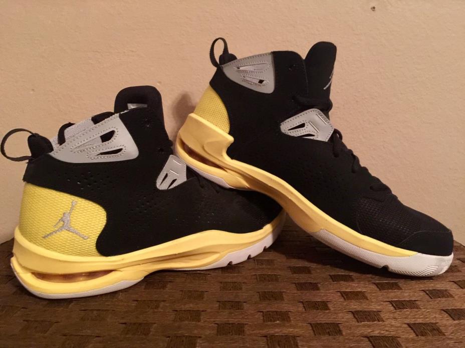 EUC NICE Nike Jordan Podulon Size 9.5 Basketball Shoes Yellow Black Gray White