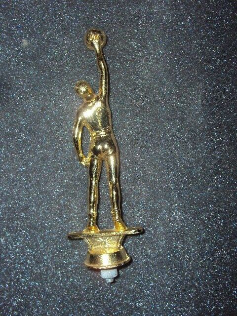 Vintage Gold Metal Basket Ball Man Player Shooting a lay up Trophy Topper 6