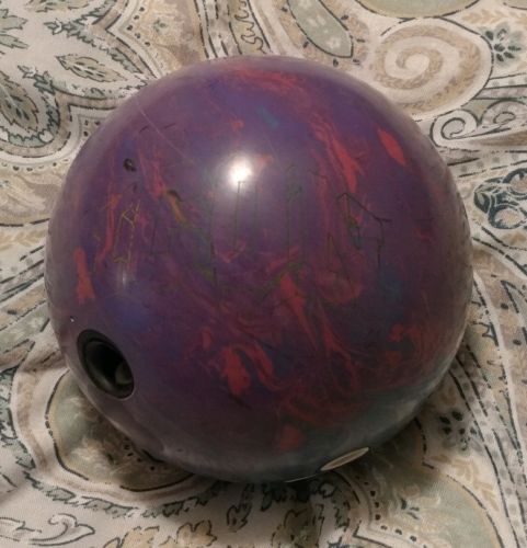 Columbia 300 Icon bowling ball