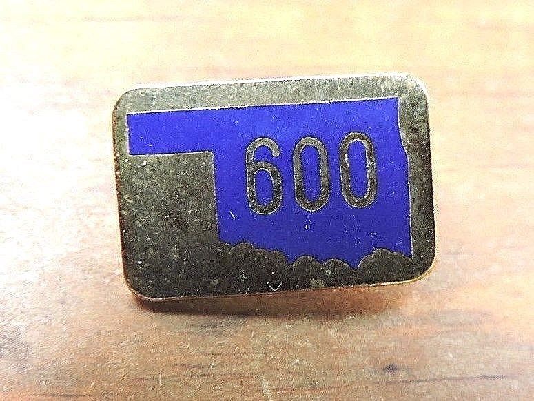 Vintage 600 series Award Bowling Pin
