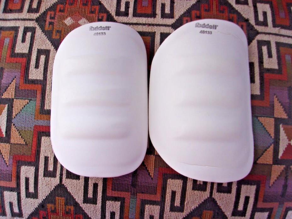 1 PAIR RIDDELL ADULT FOOTBALL THIGH PADS LARGE 8 1/2