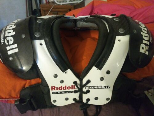 Riddell Warrior IIx Youth Football Shoulder Pads XSmall 40 lbs 10-11”