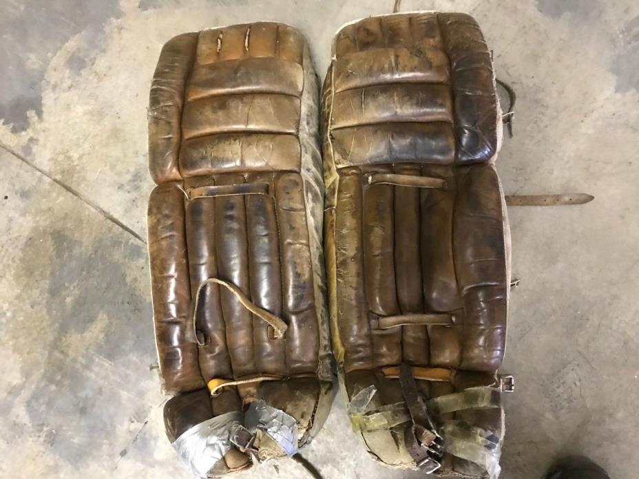 !!! VINTAGE HOCKEY GOALER PADS   31 ¨ !!! VERY RARE !!! WOW !!!