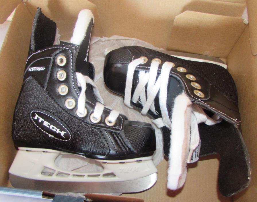 Itech Flyweight Ice Hockey Skates Boys 8 R  rink winter sport NEW IN BOX Fun