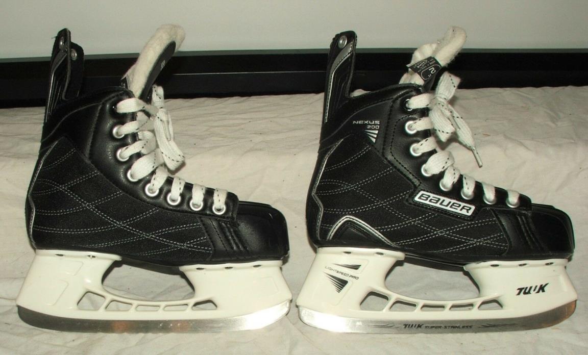 Bauer Nexus 200 2R Junior Ice Hockey Skates In Box Size 3