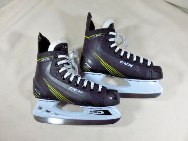 BRAND NEW! ~ CCM 1052  Men's Ice Hockey Skates Mens Size 5