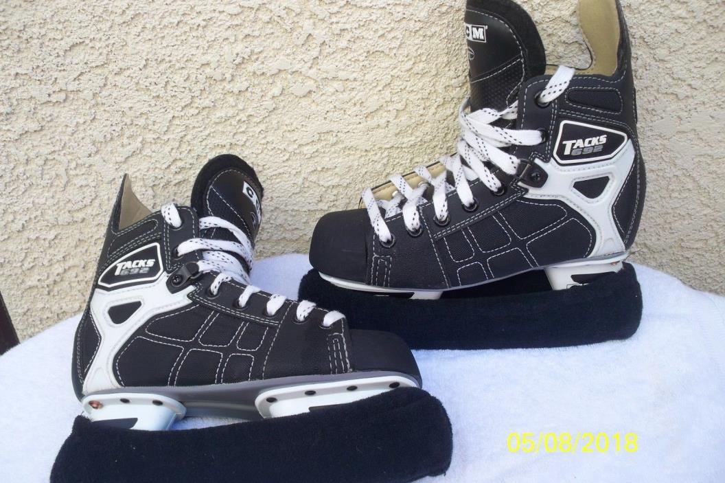 CCM 692 Tacks Ice Hockey Skates Size US 2.5 Shoe size 4 Not used much
