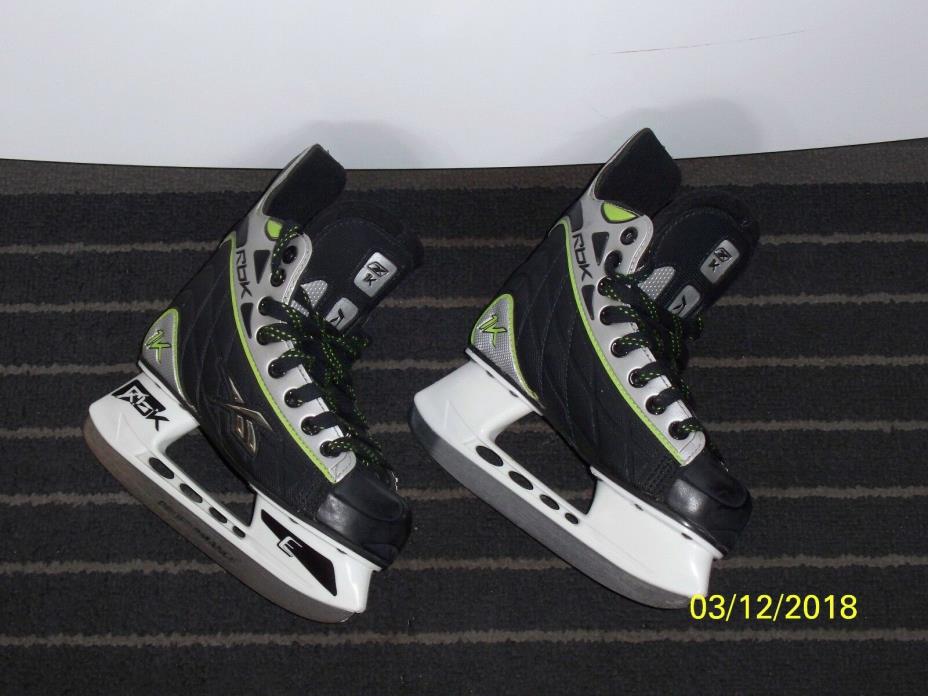Reebok 1K ice hockey skates JR Skate size 13D Shoe size 2