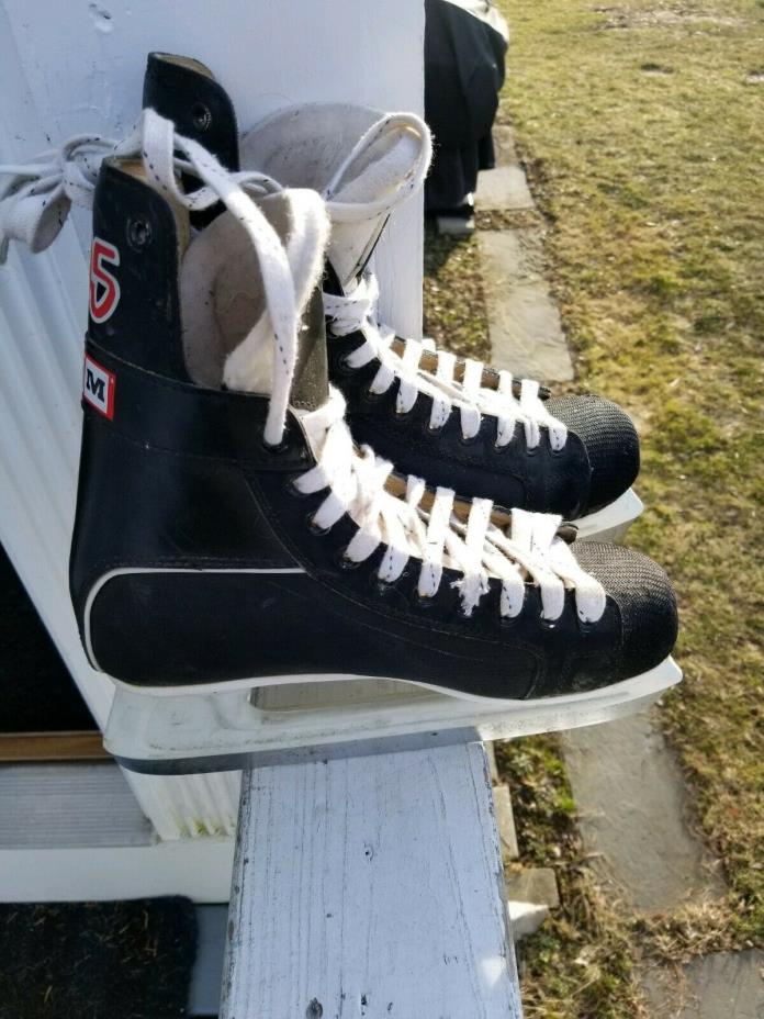 CCM Hockey Ice Skates Men's size 9 1/2  Mustang 205 Great Condition!