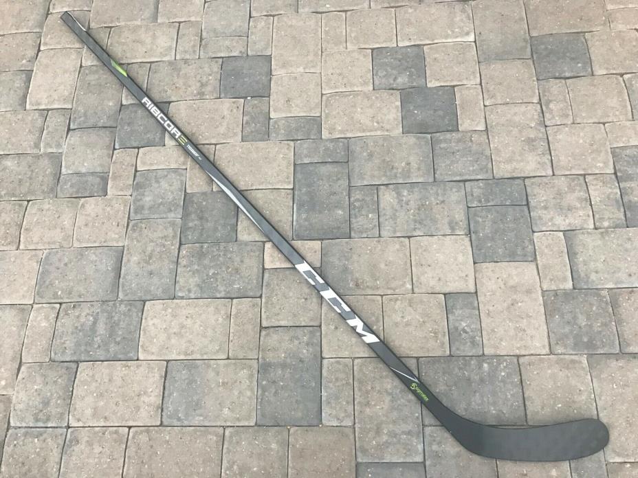 CCM Ribcore Trigger 2 Pro Stock Hockey Stick 105 Flex Right P6 Heel Curve 12265