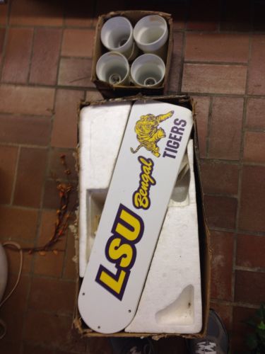 LSU CEILING FAN WITH LIGHT KIT (PICK UP ONLY)