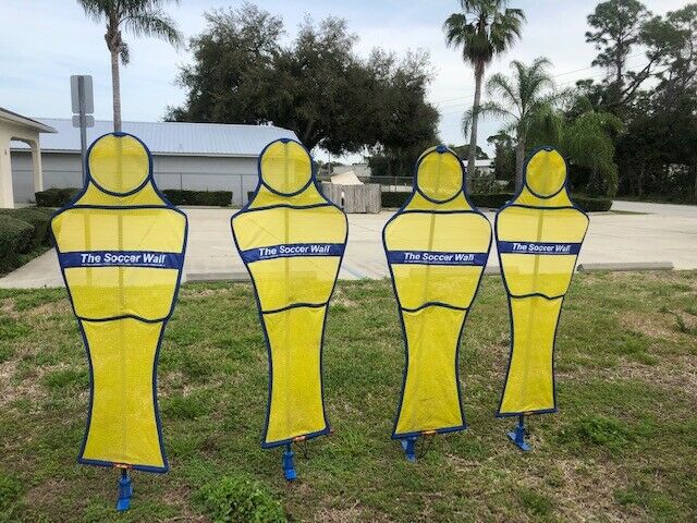 The Soccer Wall Club Set - Free Kick Training Mannequins