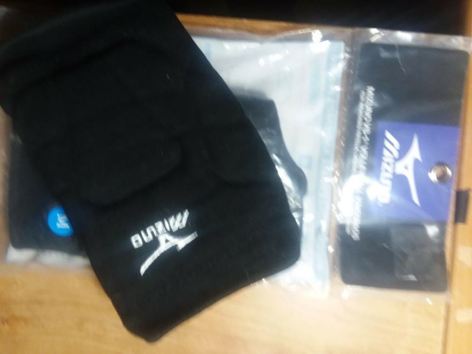 NWT Size Med Black MIZUNO VS-1 VOLLEYBALL KNEEPADS Brand New!
