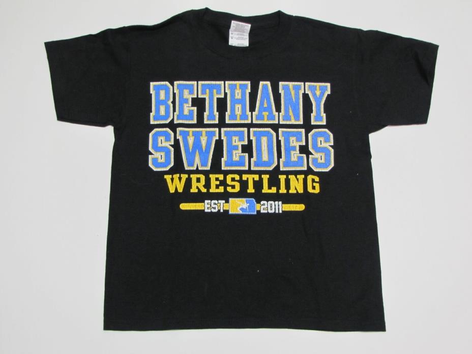 Bethany College Swedes Wrestling Tee Shirt Lindsborg Kansas Boys Youth M (Q3)