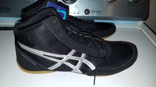 Mens Size 11 Asics Wrestling Shoes NWT