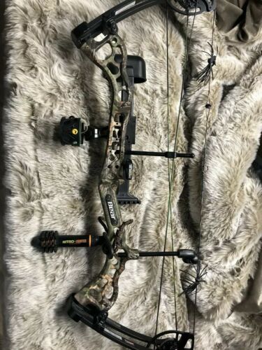 2016 BEAR RIGHT HANDED Crux Compound Bow 60-70lb