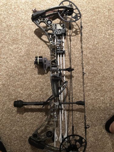 Mathews Halon 32 6 . 27.5 draw. 50-60 draw weight. Optifade Camo. BARE BOW ONLY.