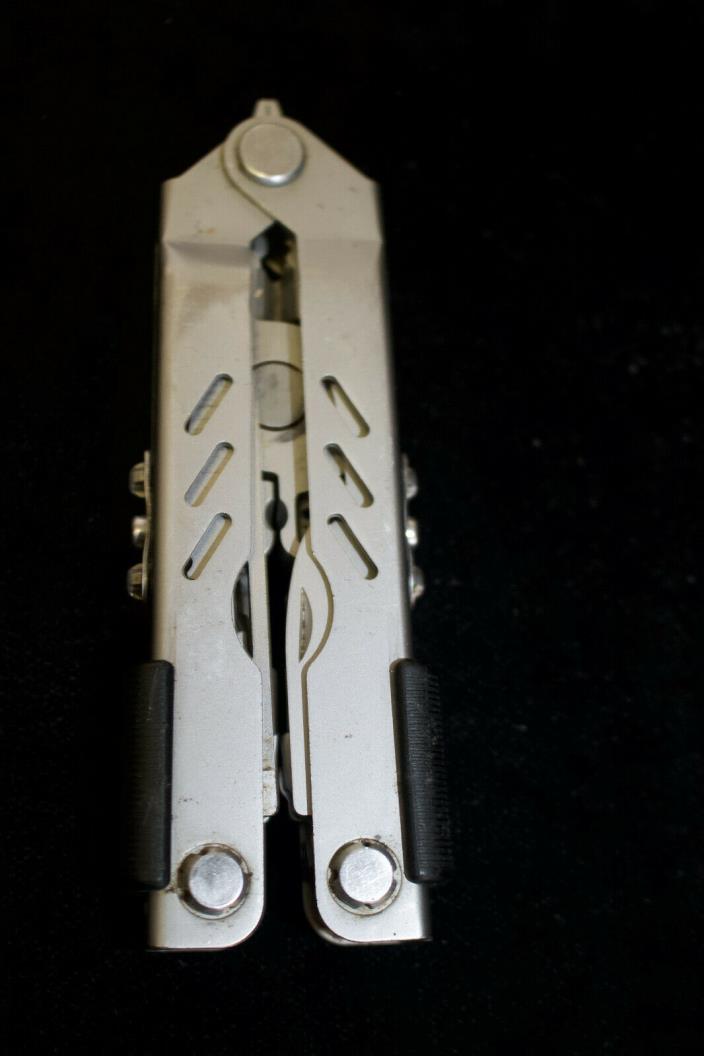 Gerber Needle Nose  Multi Tool Scissors Screwdrivers Knife