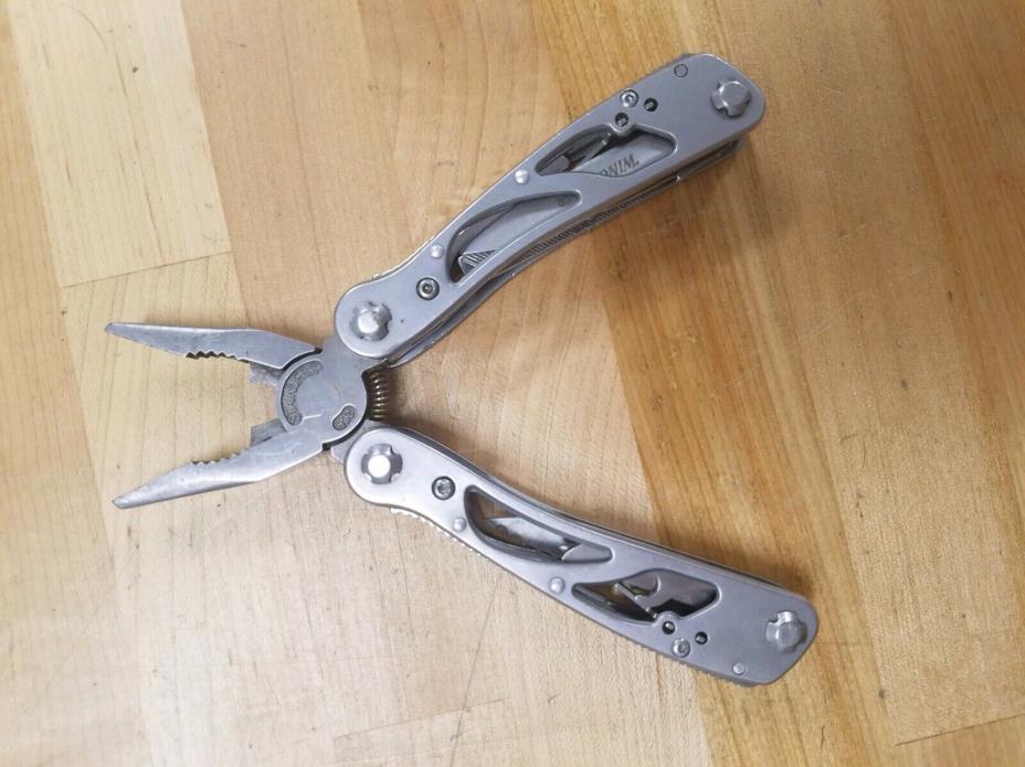 Winchester Stainless Steel Compact Multi Tool Pocket Knife