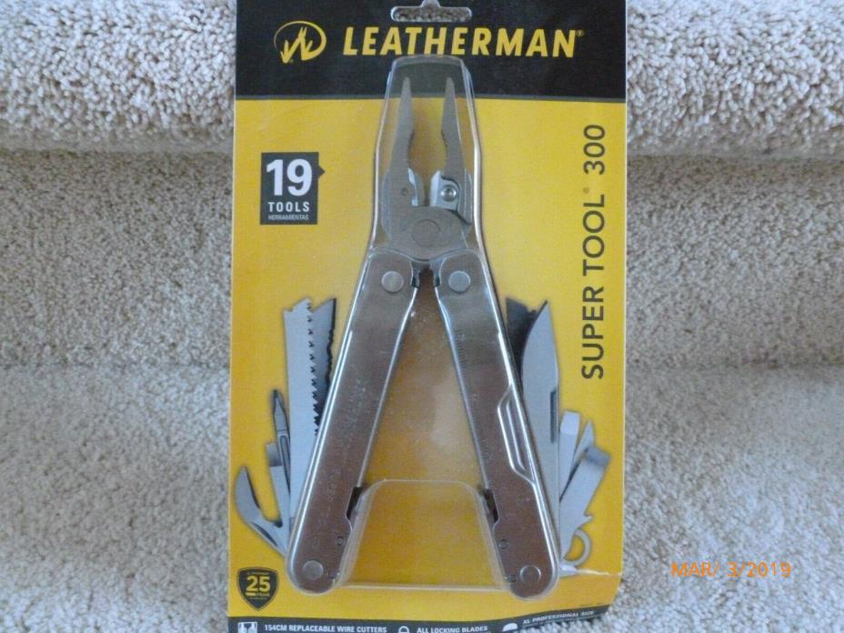 Leatherman Super Tool 300 Multitool - Stainless Steel - Leather - 831103