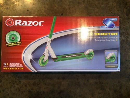 Razor S Light-Up Wheels Kick Scooter