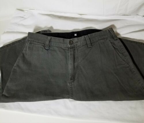 Men's DC Gray Straight Casual Shorts Size 30 Skateboard Pre-owned