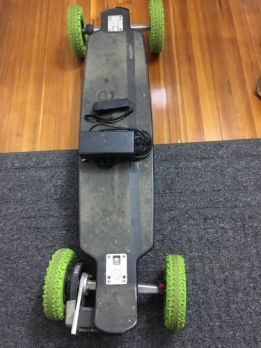 Evolve Carbon AT/Street Electric Skateboard 2 In 1 (All Terrain And Street)