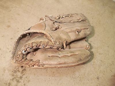 Old Baseball Glove Spalding Bob Ospromonde ?