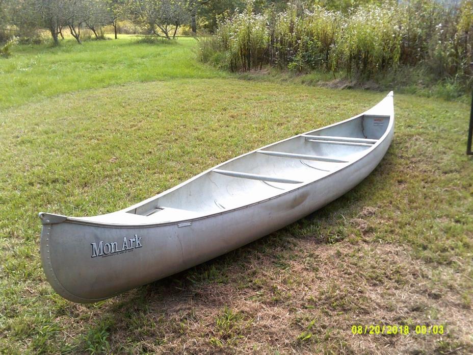 17' Aluminum MonArk Two Seat Canoe with 2 Paddles and 2 Life Vests
