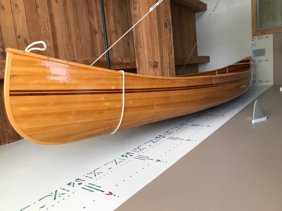 Wood -Cedar strip canoe (Chestnut Prospector) 16'