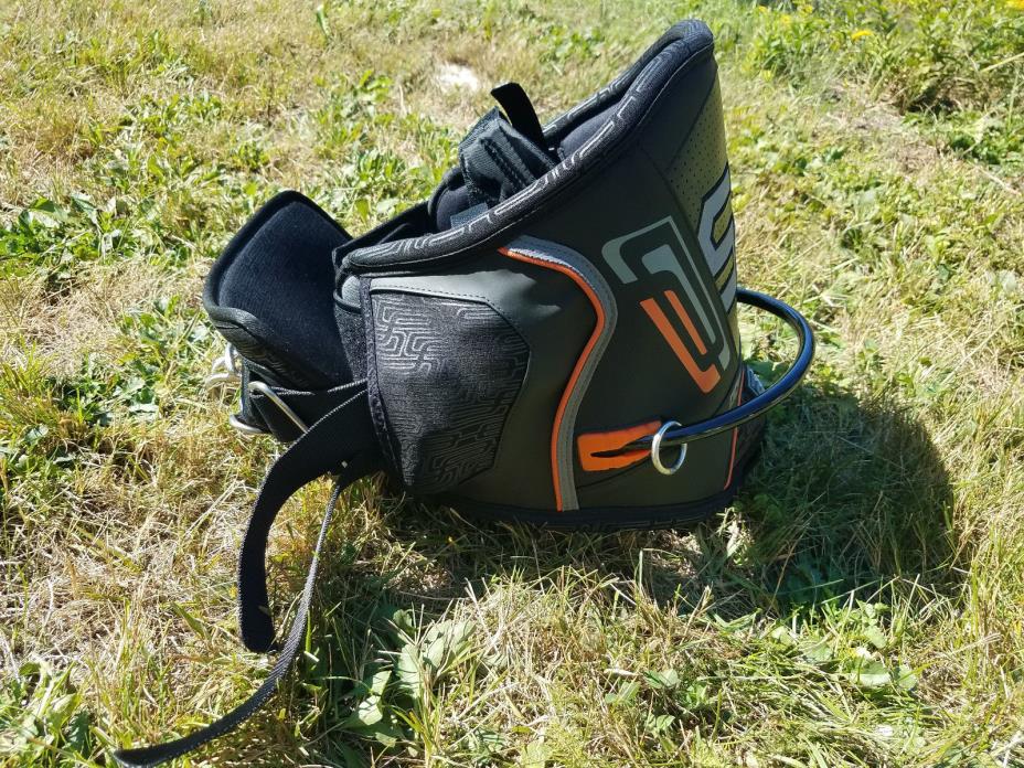 Ocean Rodeo Kite Harness, Session3 waist style (M), optional leg straps. Perfect