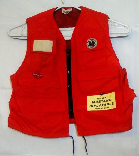 Boyant Mustang Outerwear Large Inflatable Fishing Vest  The Floaters By Mustang