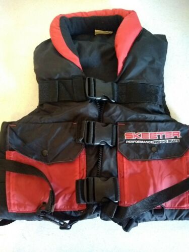 Skeeter Bass Boats Pro Adult Red/Black Life Vest