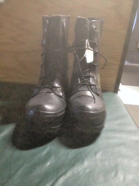 7W Bata Black Mickey Mouse, Used, Bunny Boots, NEW, 0 to -20F, blemished, WARM!