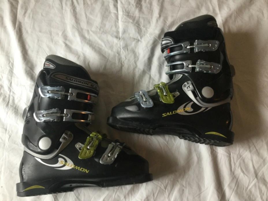 Salomon men’s skis boots. Size: US 8.5 26.5. Used.