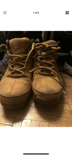Timberland boots (size 9) In Great Condition.