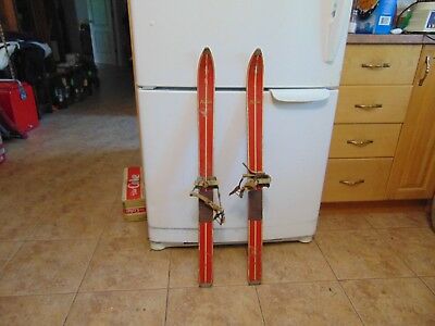 vintage    skis     35 