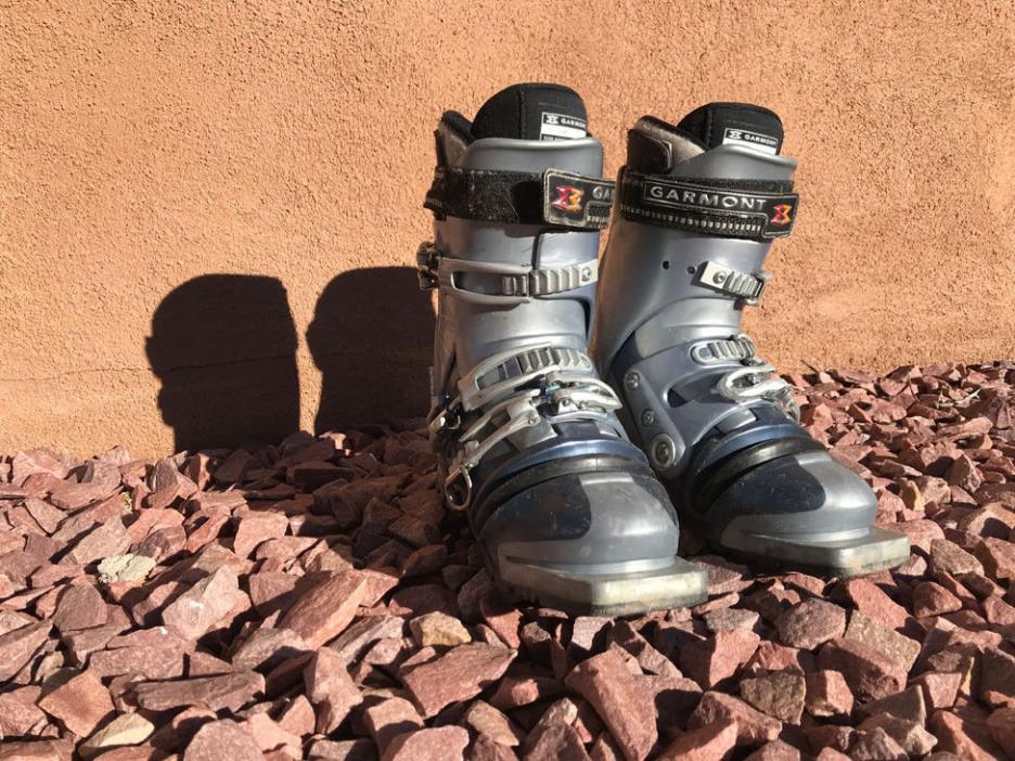 Garmont Syner-G women's telemark ski boots size 24.5 with  moldable liners ~
