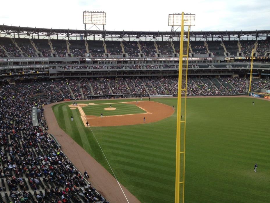 2 Tickets Chicago White Sox vs Cleveland Indians 9/25/18