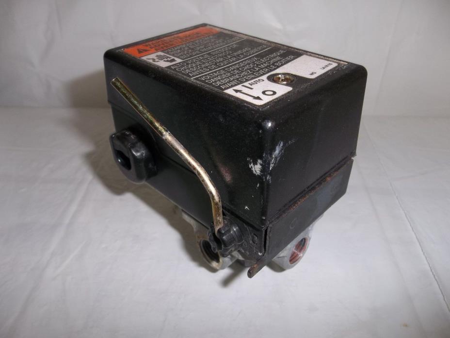 PORTER CABLE CFP23400S Air Compressor 4 gal Pressure Switch 4 Port Strain Relief
