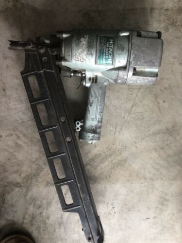 NR83A2 HITACHI FRAMING NAILER GREAT USED CONDITION- TESTED - FREE SHIPPING