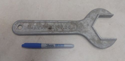 Vintage Aluminium Sunset Equip Co. 1 1/2