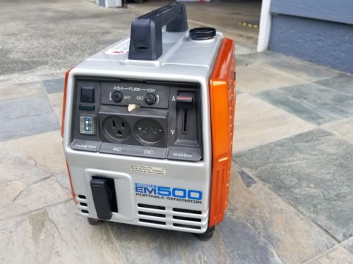 EM500 HONDA Portable Generator AC-DC 115V 12V with DC amp AC plugs Vintage '80s