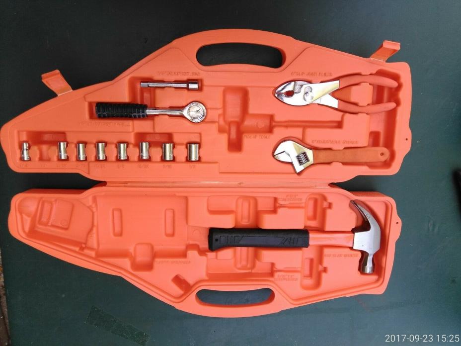 7FFF09 CHILD'S TOOL KIT, SHAPED LIKE A CAR, INCLUDES HAMMER, SOCKETS, PLIERS, GC