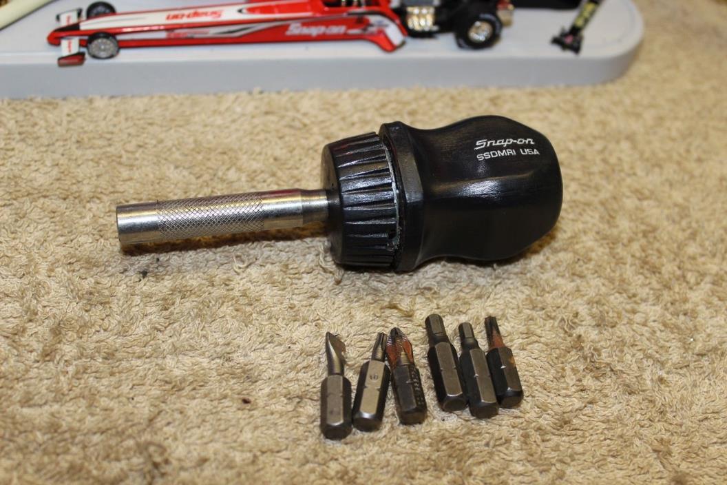 Snap On Black Hard Grip Stubby Ratcheting Magnetic Bit Screwdriver SSDMRI 6 Bits