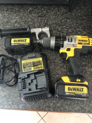 dewalt 3.0ah 20 volt max drill with 2 batteries and charger hammer