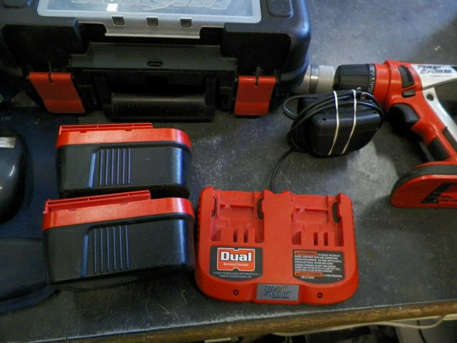 BLACK & DECKER FIRE STORM 24V CORDLESS HAMMER DRILL/DRIVER SET with Case