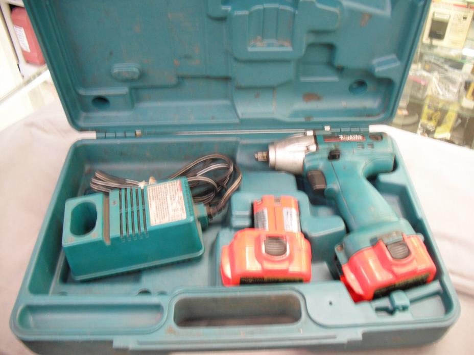 Makita 6909d  9.6 cordless  impact Drill w/ 2-batt and charger , case