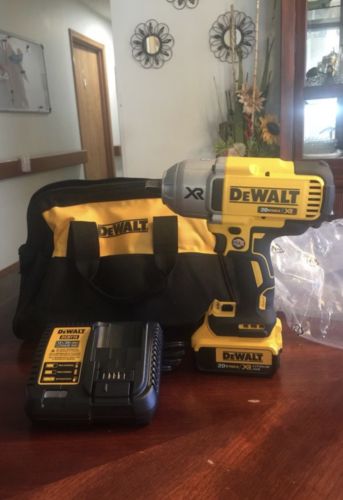 DEWALT 20v Max Cordless High Torque Impact Wrench Kit.